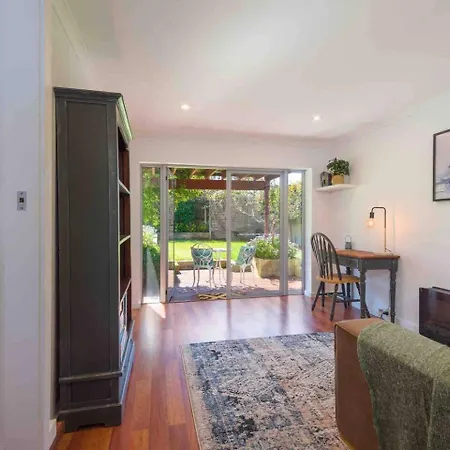 Lucys Place By Swan Bnb Management Albany Exterior photo