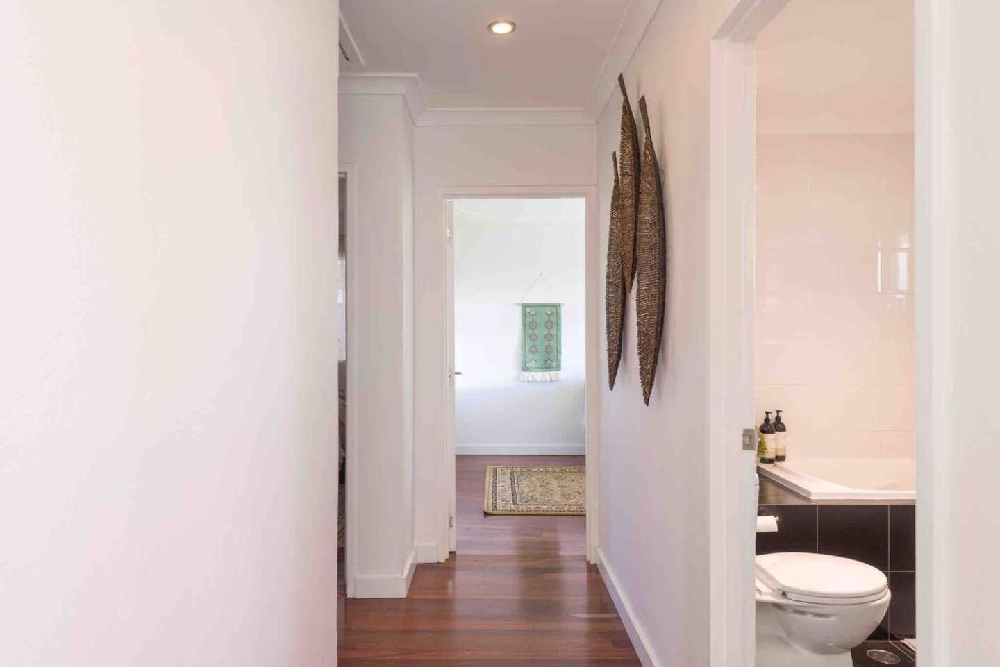 Lucys Place By Swan Management * Albany